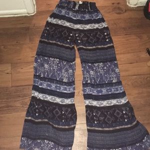 very cute and flirty pants!